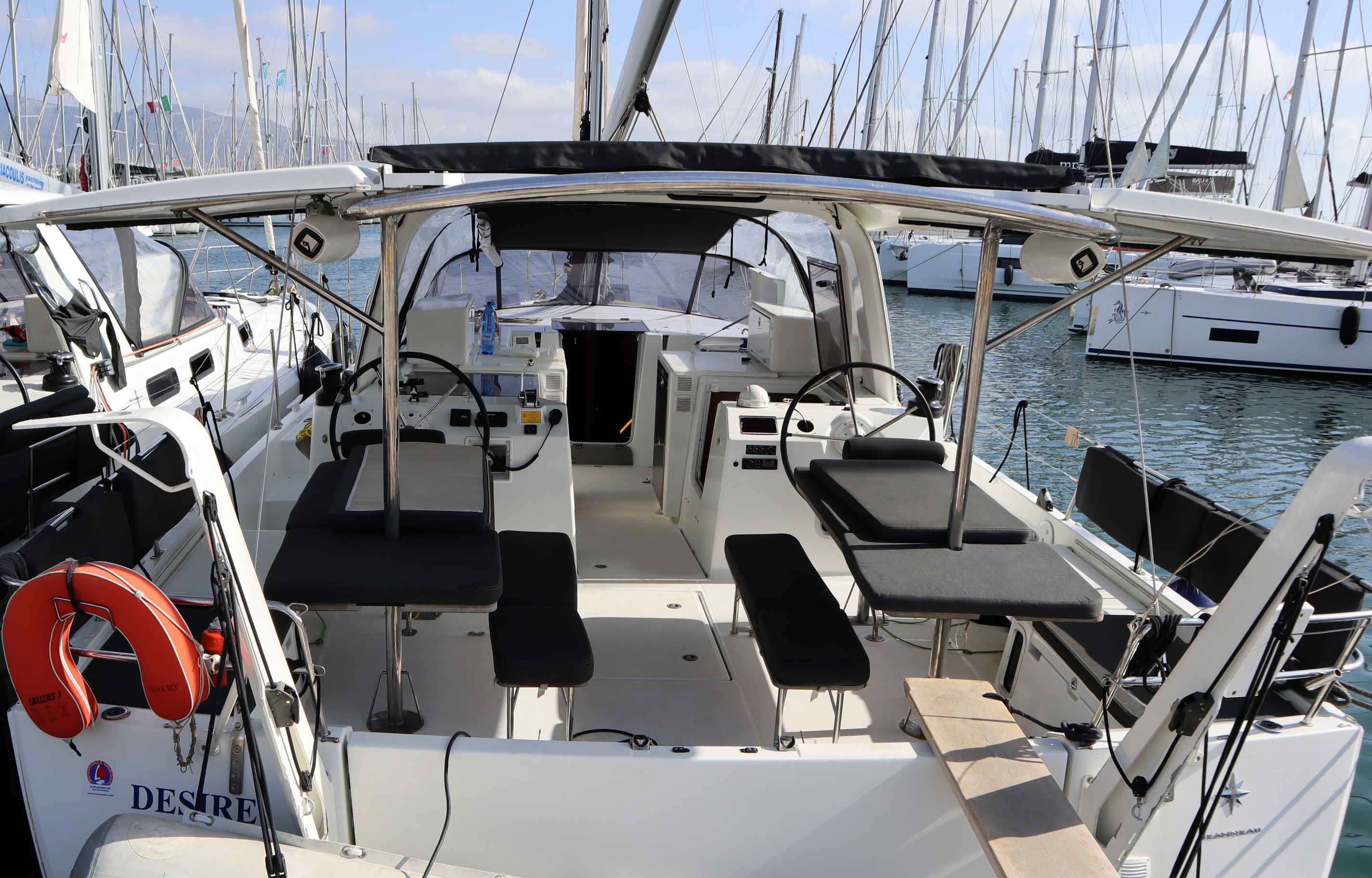Yachtcharter SunLoft47 *CLASS