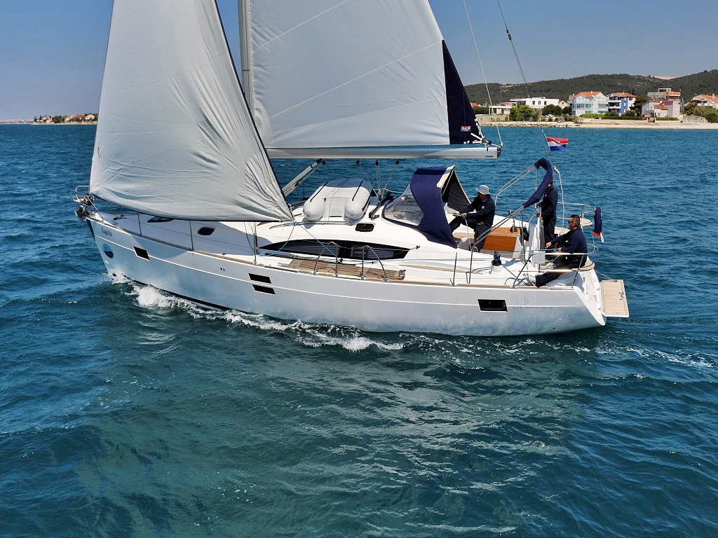 Yachtcharter Elan444Impression Sagitta