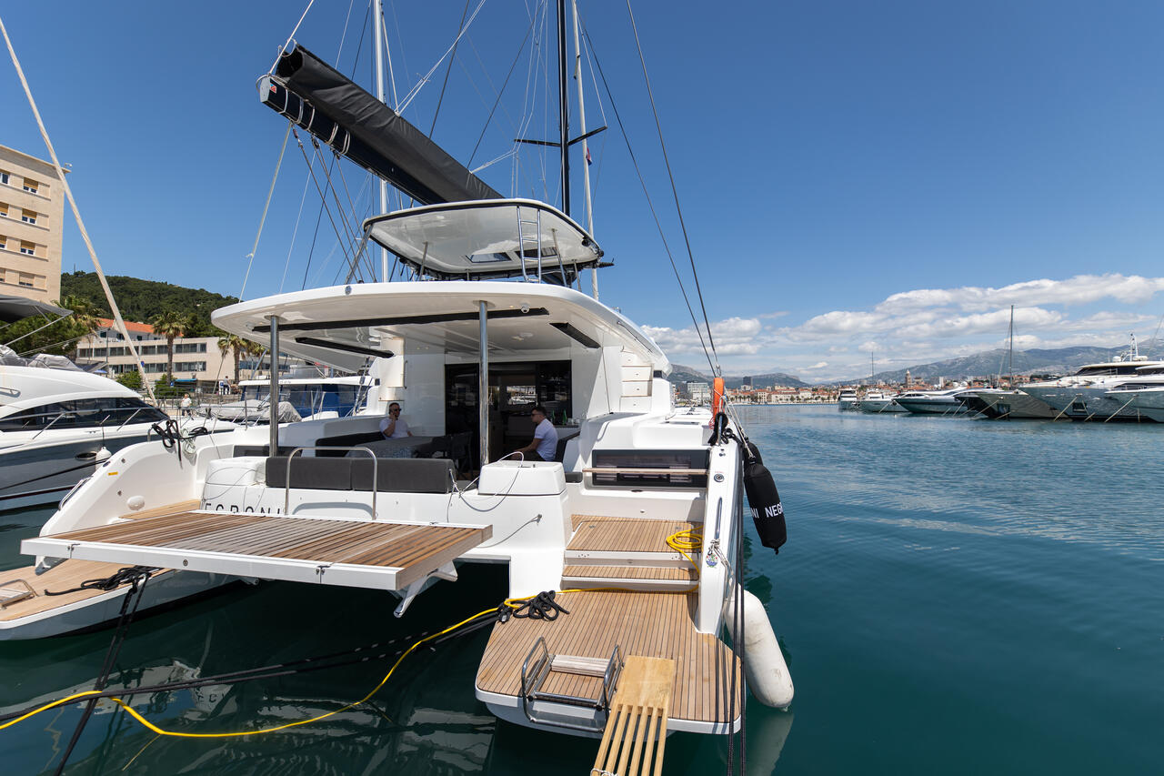 Yachtcharter Lagoon 51 6 cab Negroni hauptansicht 1