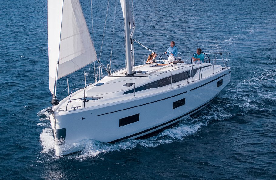Yachtcharter BavariaC42 Bella