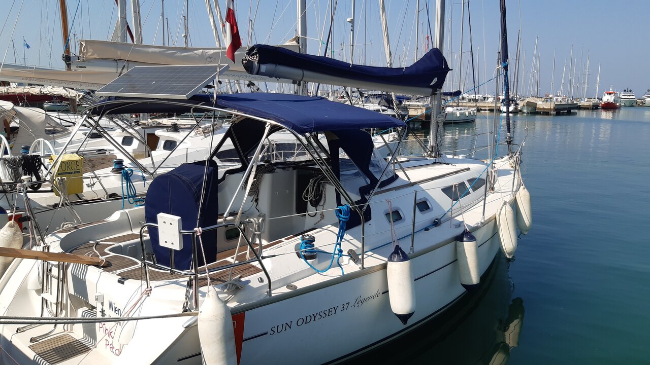 Yachtcharter SunOdyssey37 Pink Pearl