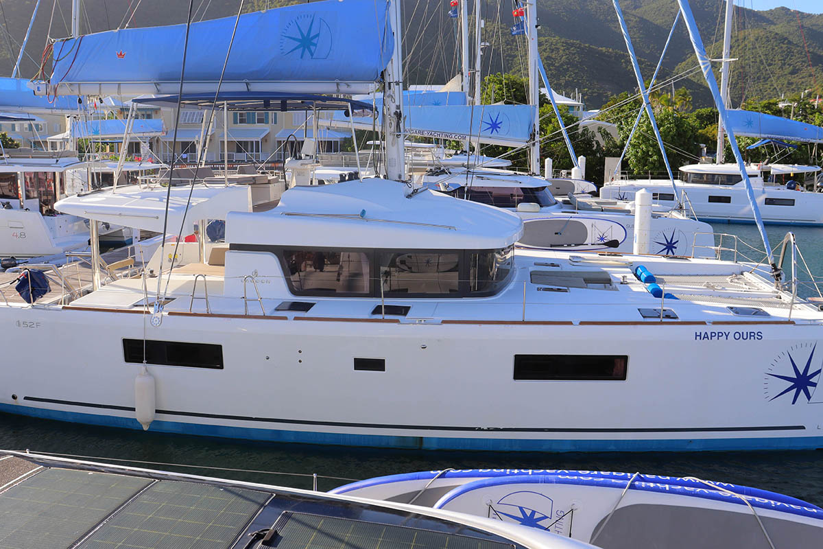 Yachtcharter Lagoon52F 52cab Happy Ours