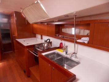 Oceanis46-4cab-2 Innenansicht