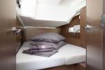 Yachtcharter Oceanis46 19