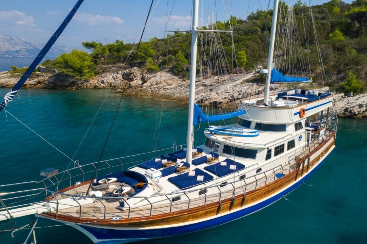Yachtcharter GuletSaintLuca Saint Luca