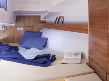 Bavaria33Cruiser-5 Innenansicht