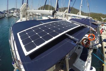 Bavaria42Cruiser-4 Innenansicht