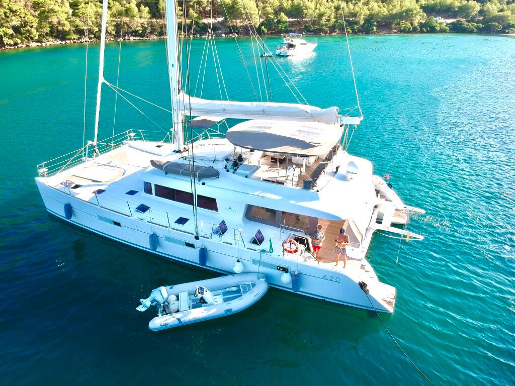 Yachtcharter Lagoon620 Camaron