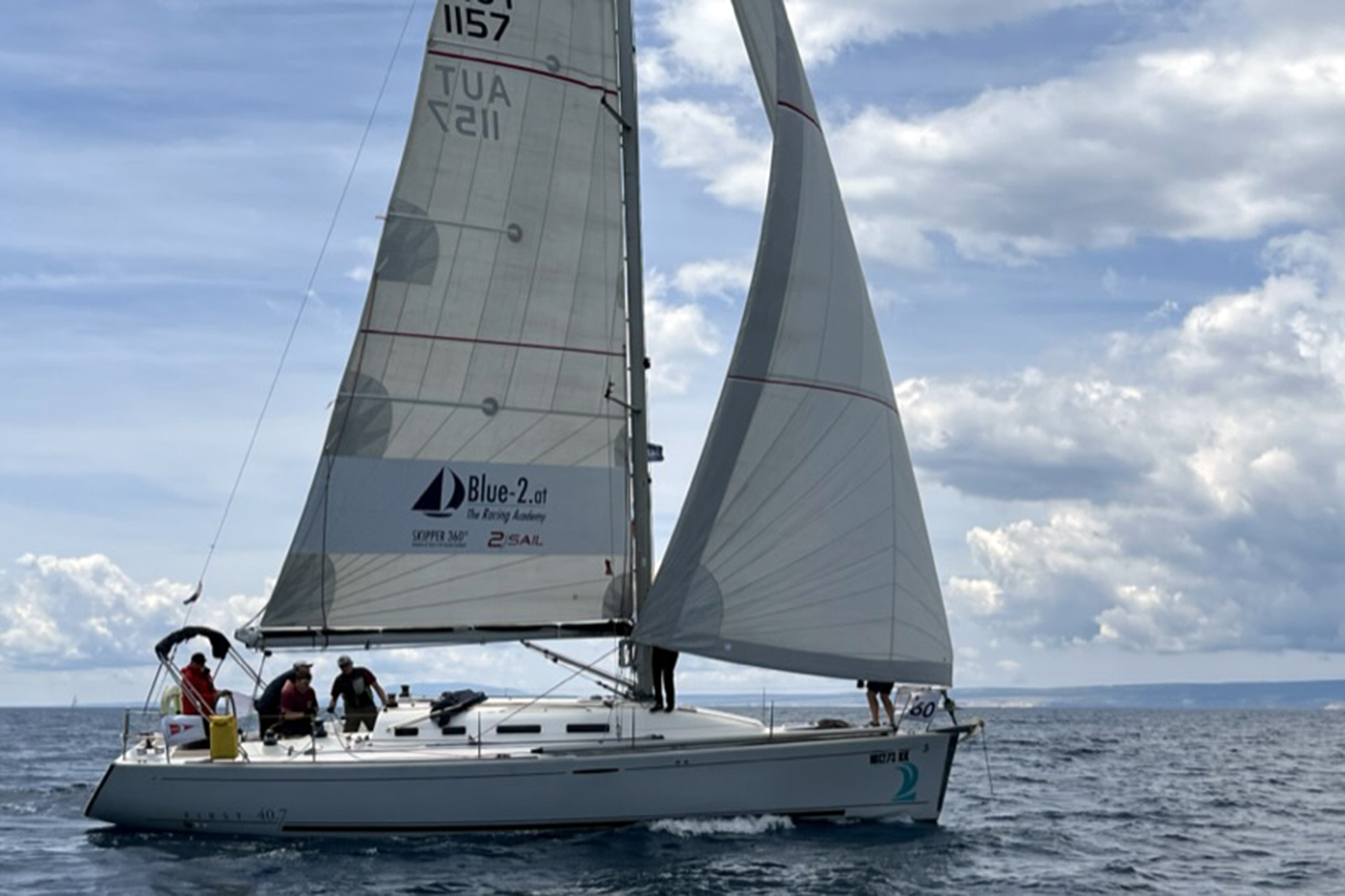 Yachtcharter First40 Kodo