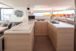 Yachtcharter Bali 5 4 5 2cab License to Chill crewed aussenansicht 6