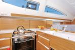 Yachtcharter Elan40Impression Black Panther 10
