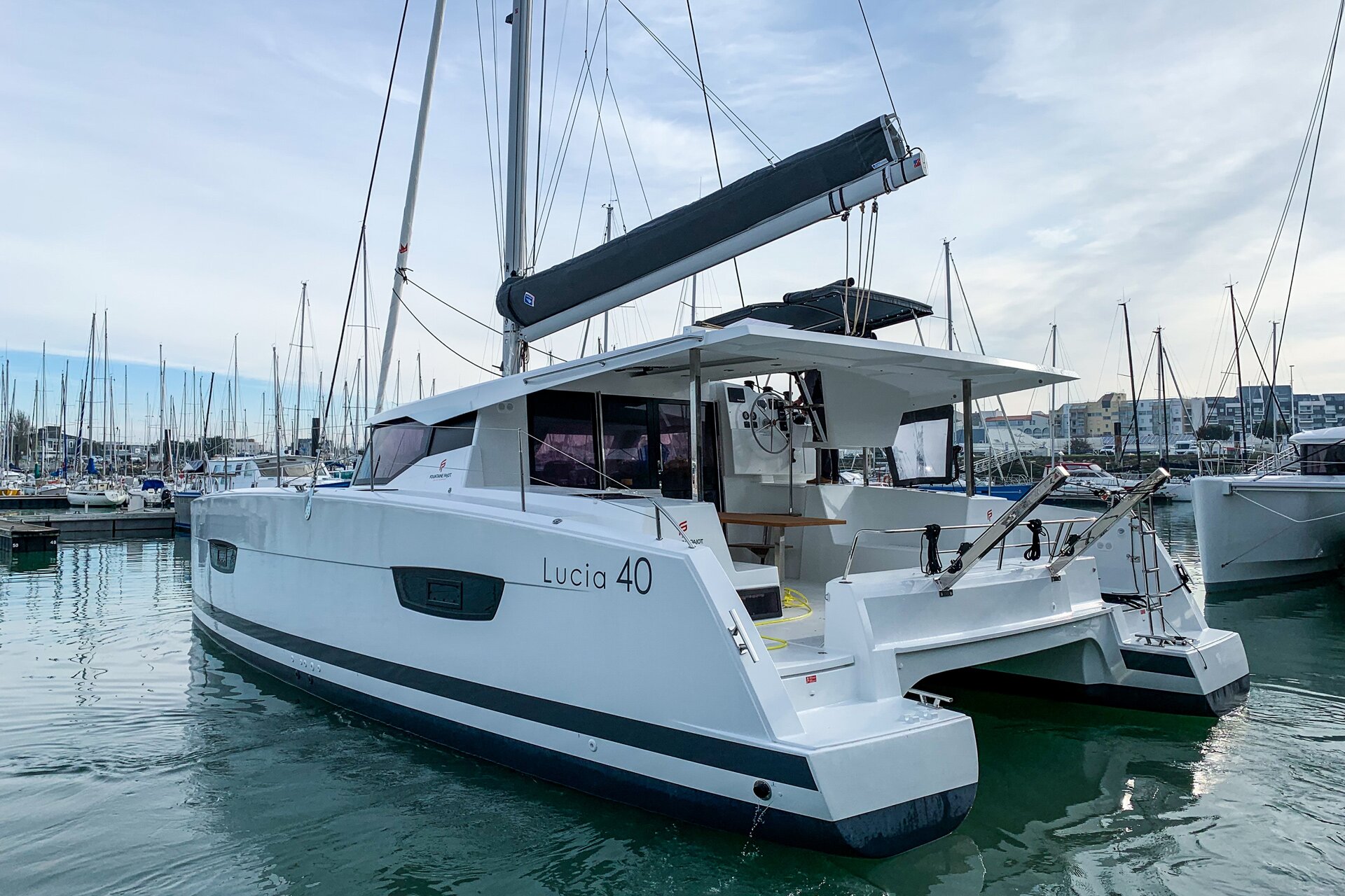 Yachtcharter Lucia40 Merengue