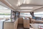 Yachtcharter Helia44 Lounge 10