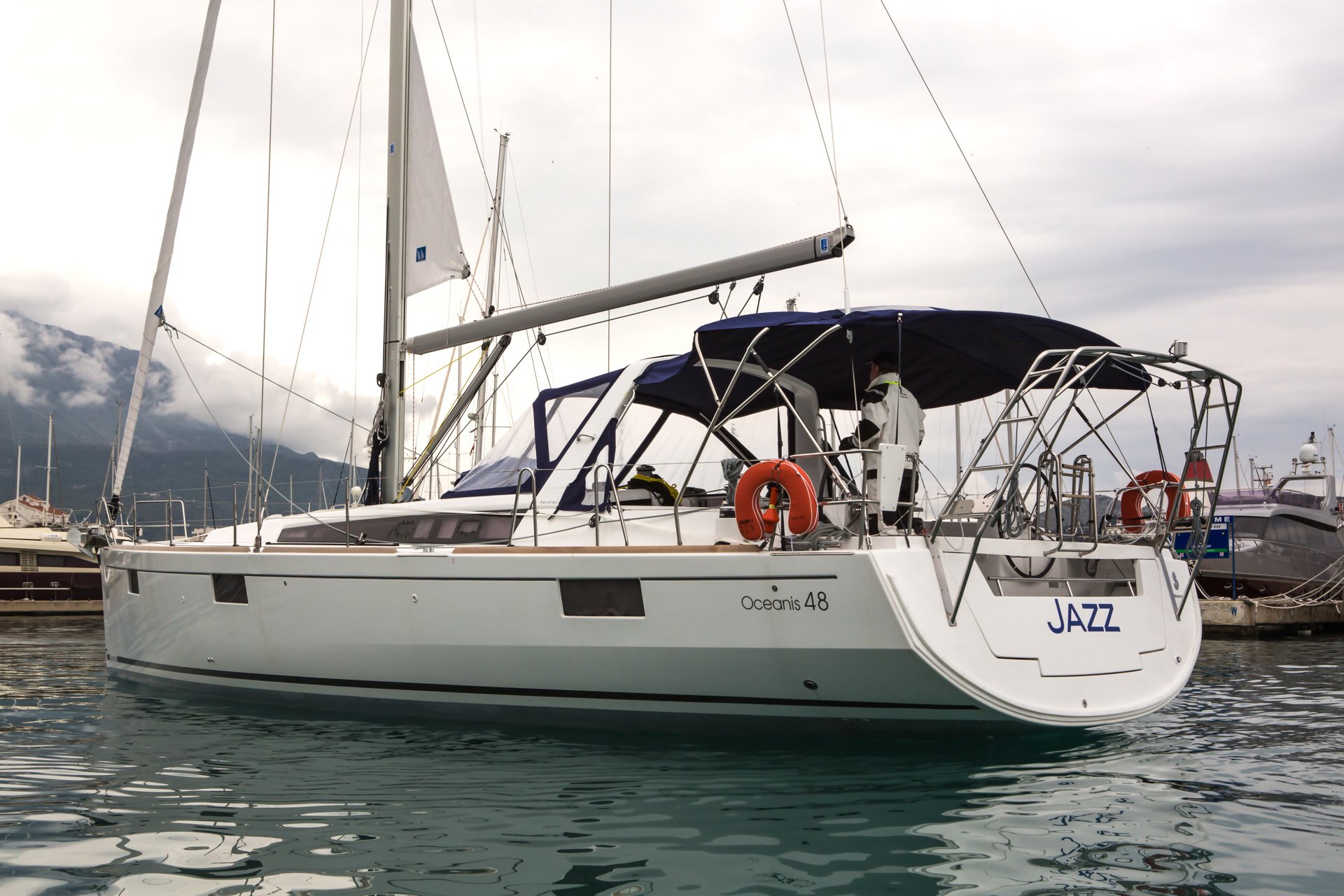 Yachtcharter Oceanis48 4cab Jazz
