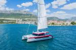 Yachtcharter Luna49 Red 3