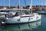Yachtcharter BavariaCruiser37 Emira