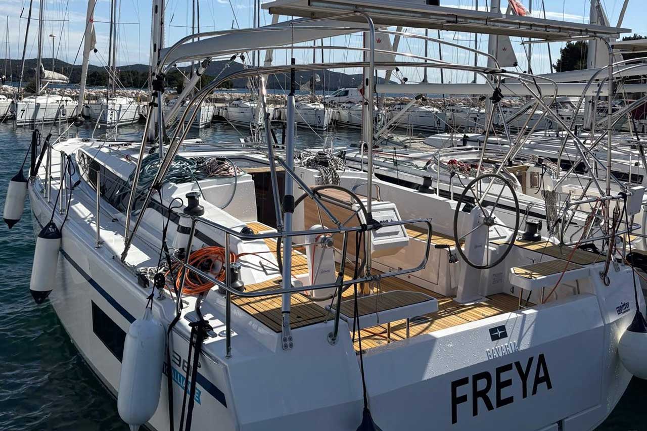 Yachtcharter BavariaC38 Freya