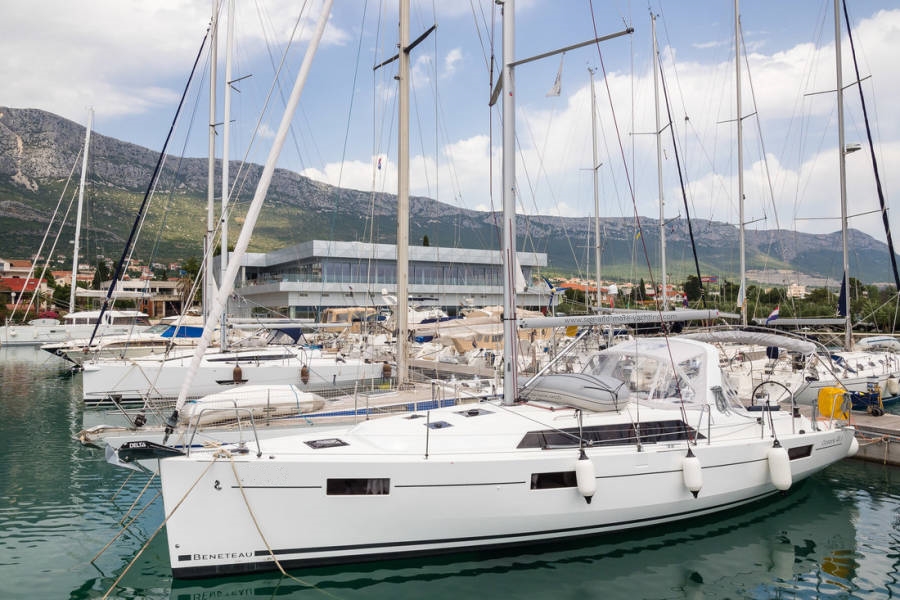 Yachtcharter Oceanis41 First
