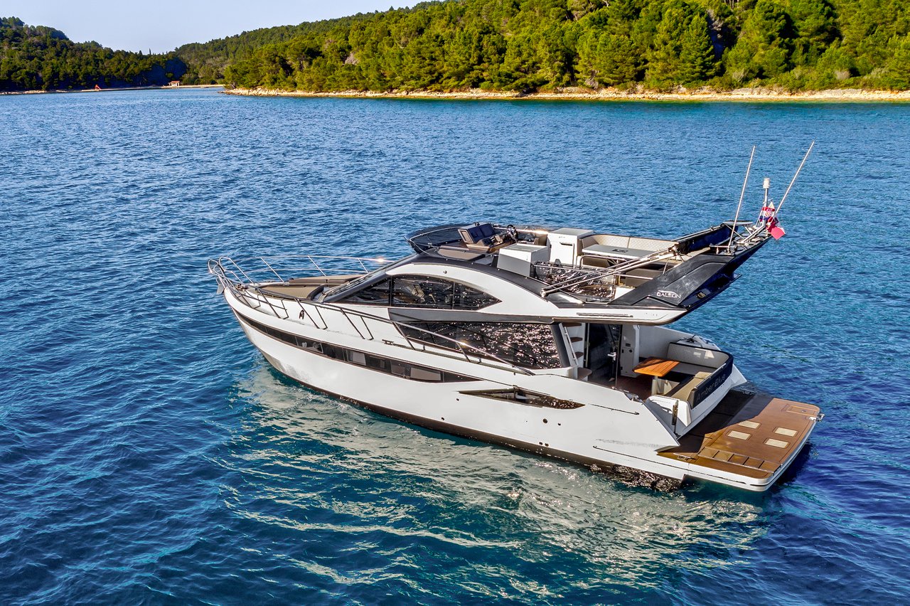 Yachtcharter Galeon420Flybridge Amber Blue