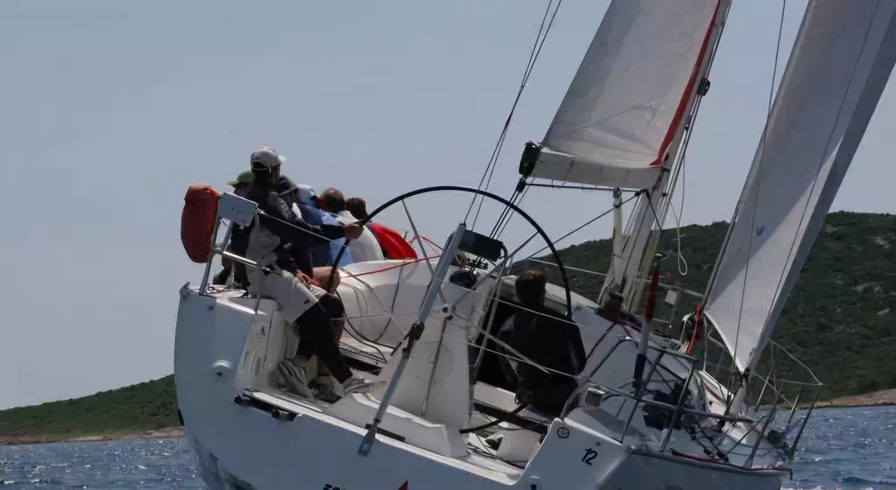 Yachtcharter Bavaria42Match Fastnet