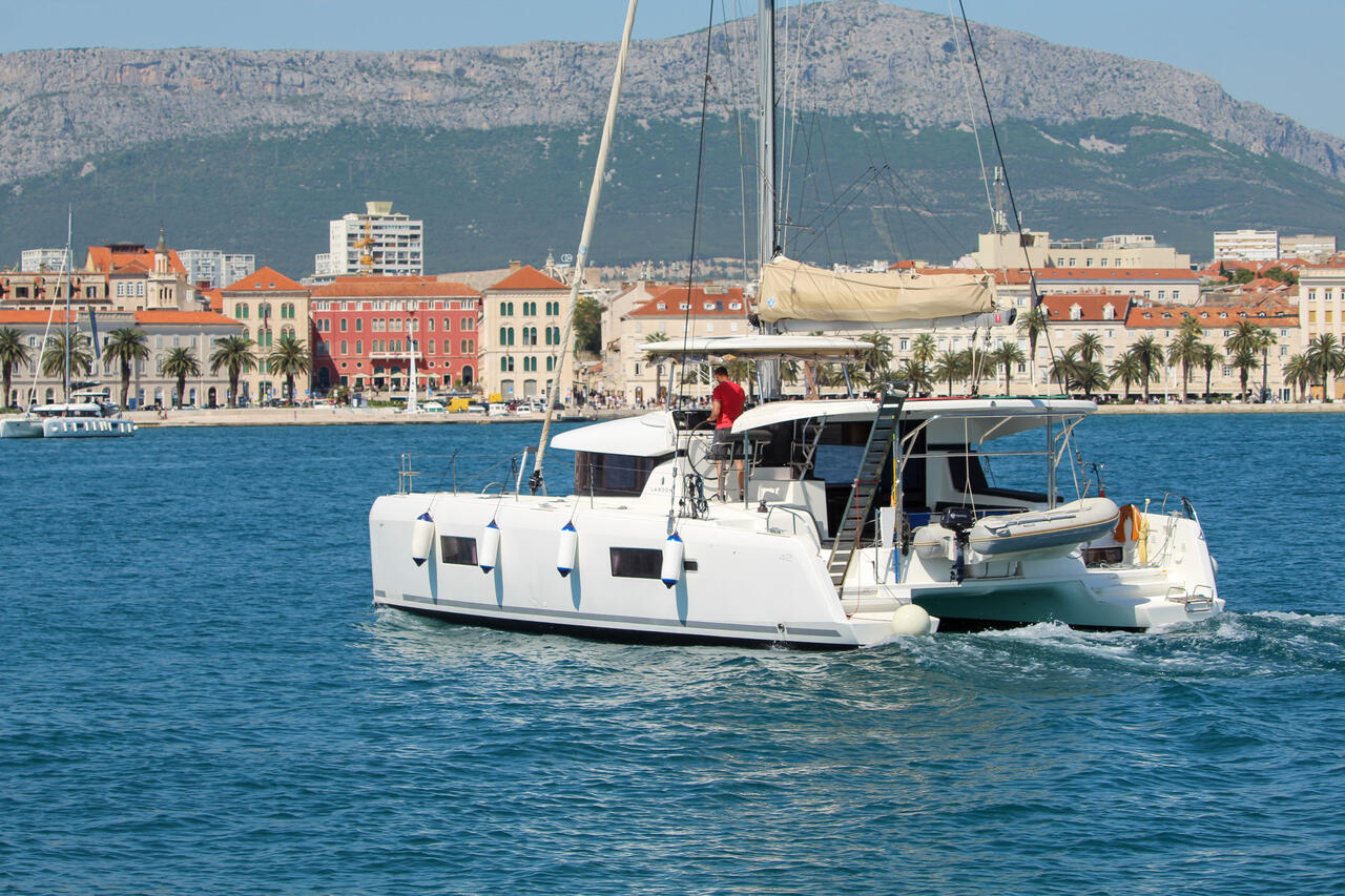 Yachtcharter Lagoon42 Poppy