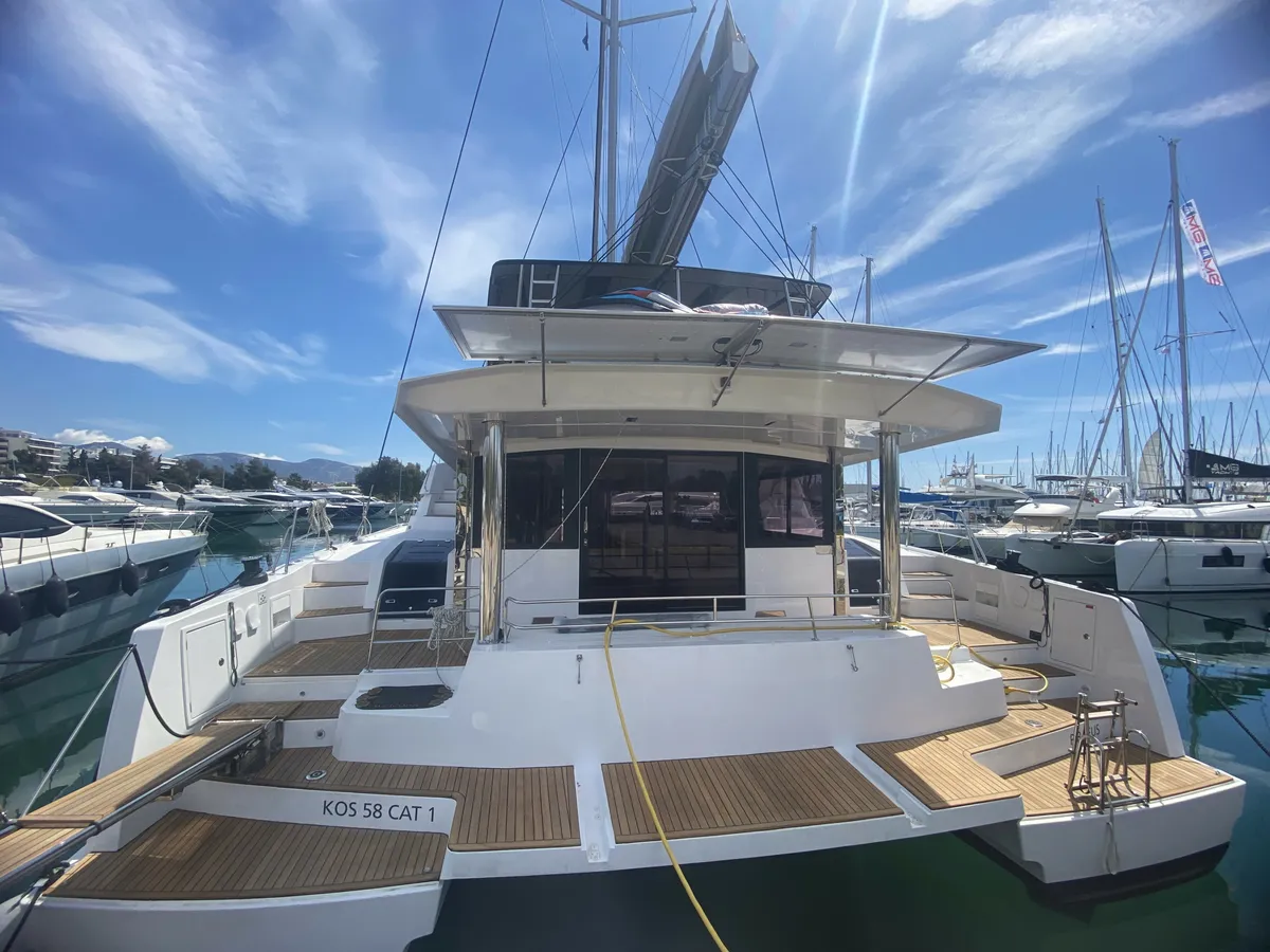 Yachtcharter Bali 5 8 6 2 cab KOS 58 CAT hauptansicht 1
