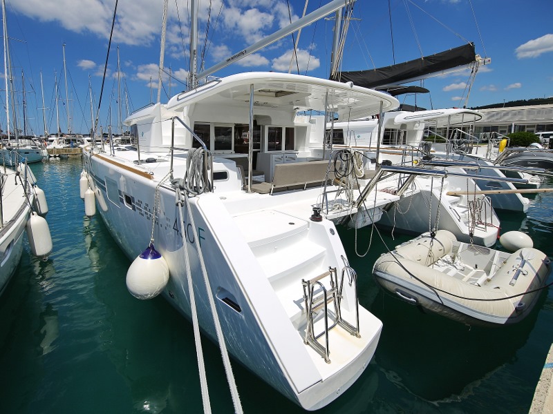 Yachtcharter Lagoon450F Mantra