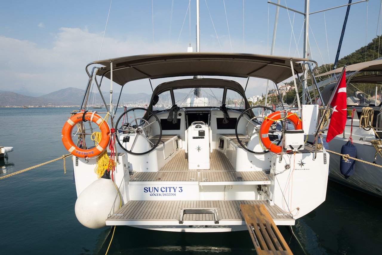 Yachtcharter SunOdyssey410 Suncity 3