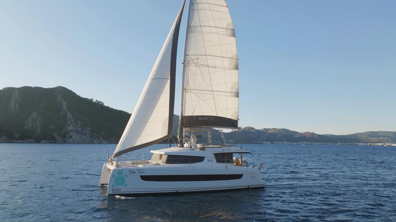 Yachtcharter Bali4 Ediba Taurus