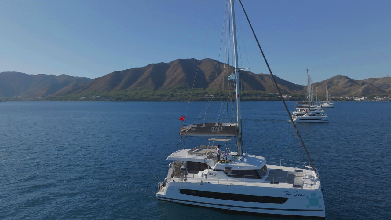 Yachtcharter BaliCatspace Ediba Gemini
