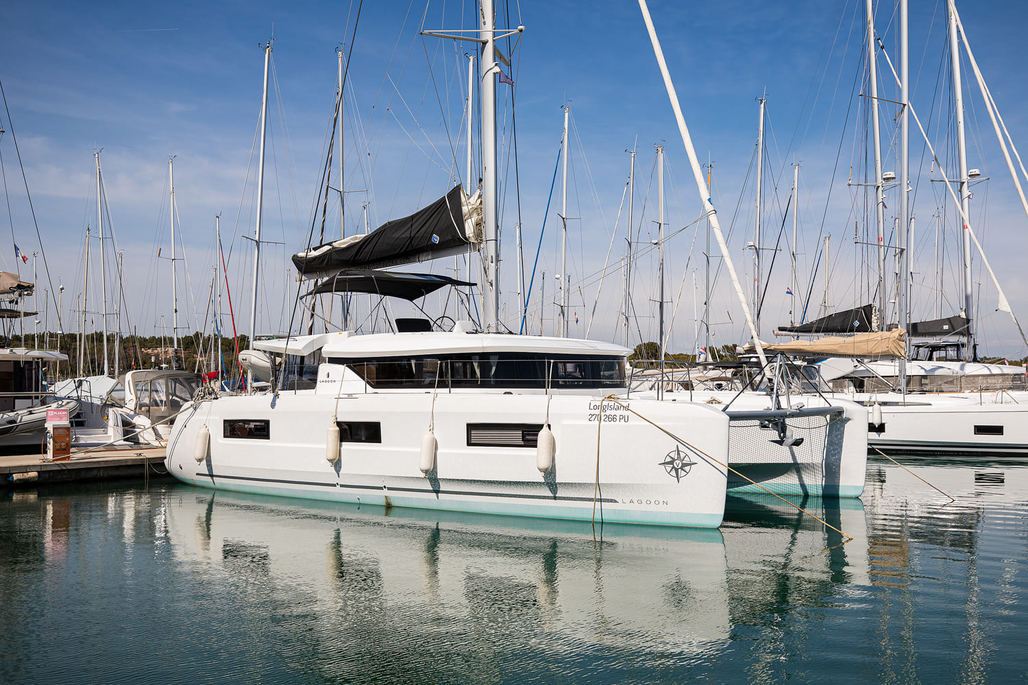 Yachtcharter Lagoon 46 4 2cab Long Island hauptansicht 1