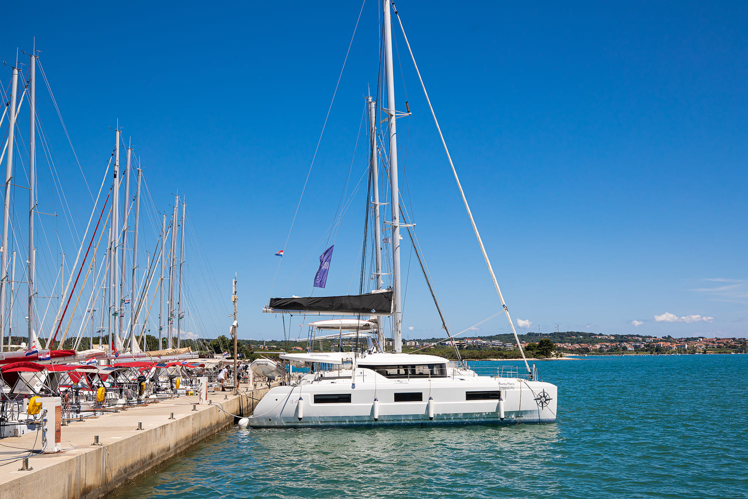 Yachtcharter Lagoon 46 4 2cab Manta Maris hauptansicht 1