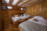 Yachtcharter Parss Parss 42