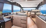 Yachtcharter SealineF430 5