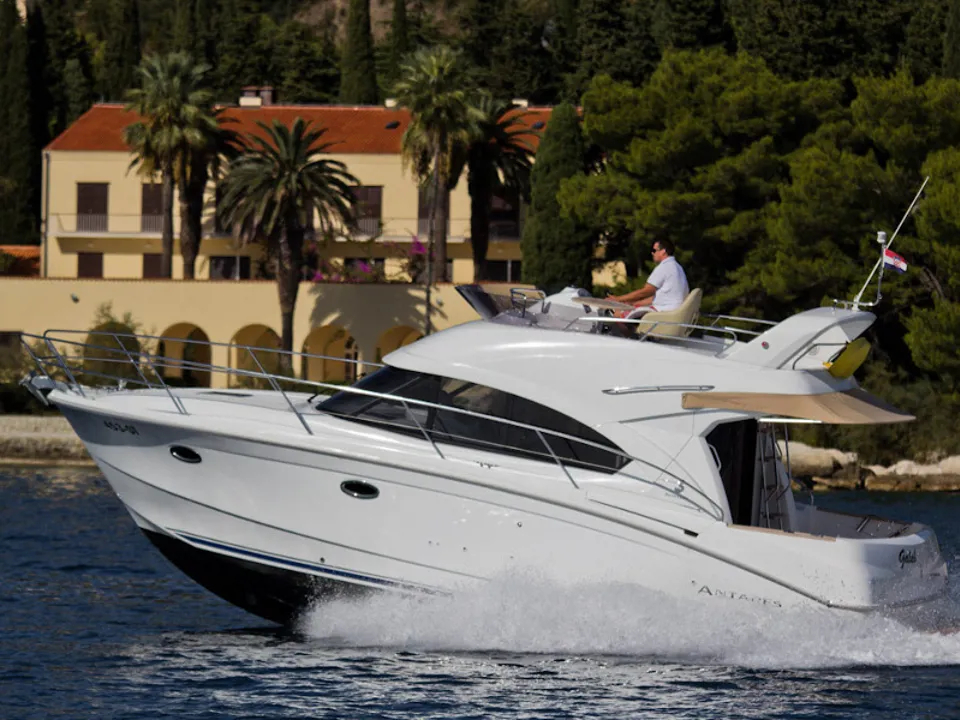 Yachtcharter Antares36 Galeb
