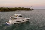 Yachtcharter Prestige690 Bazinga 4