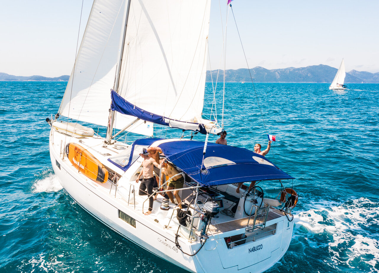Yachtcharter Oceanis48 5Cab Lastovo