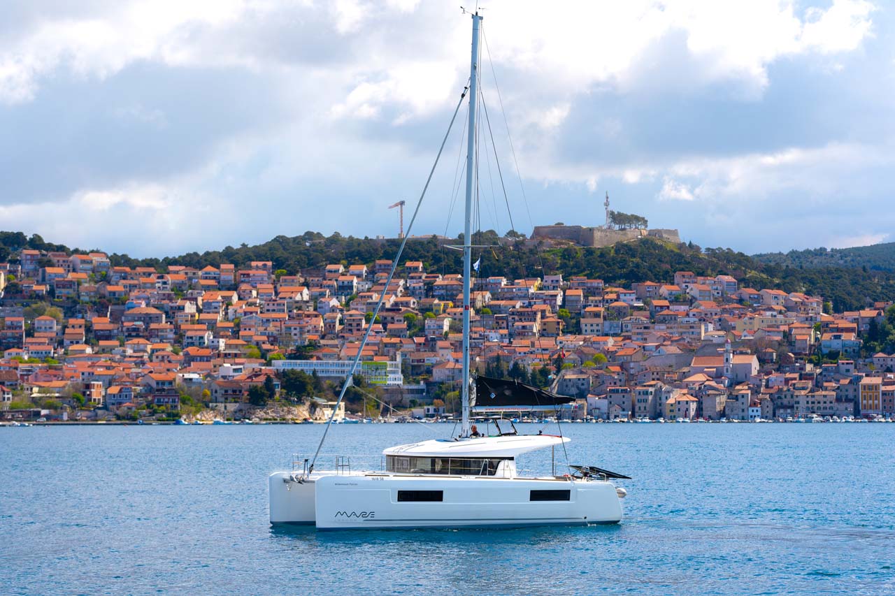 Yachtcharter Lagoon40 Millennium Falcon