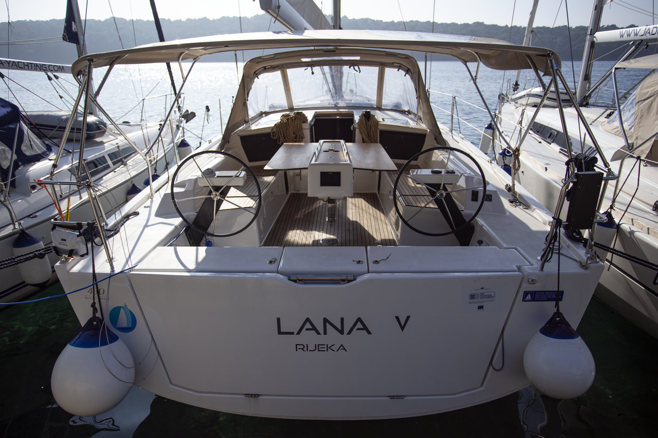 Yachtcharter Dufour430GrandLarge Lana V