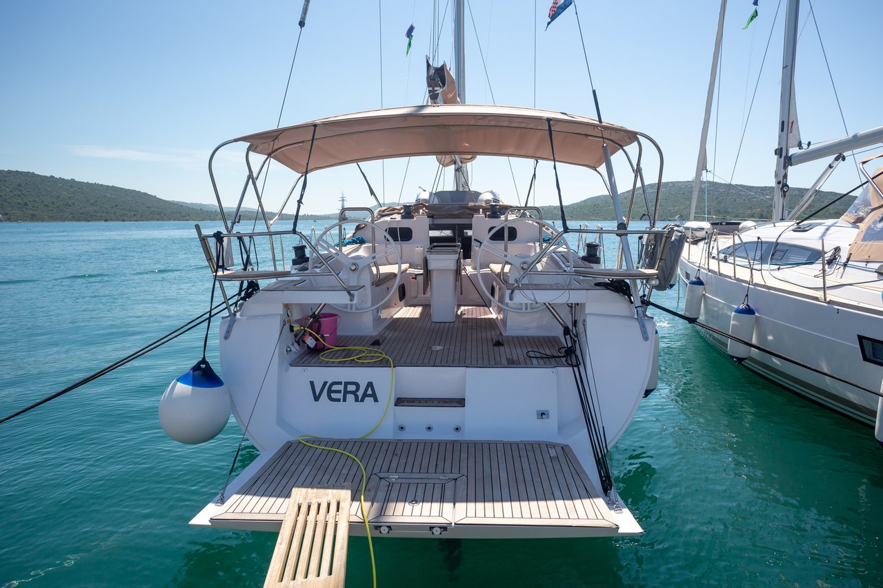 Yachtcharter Elan45Impression Vera