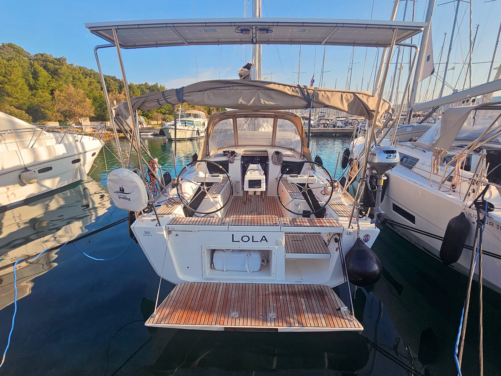 Yachtcharter Dufour360GL Lola