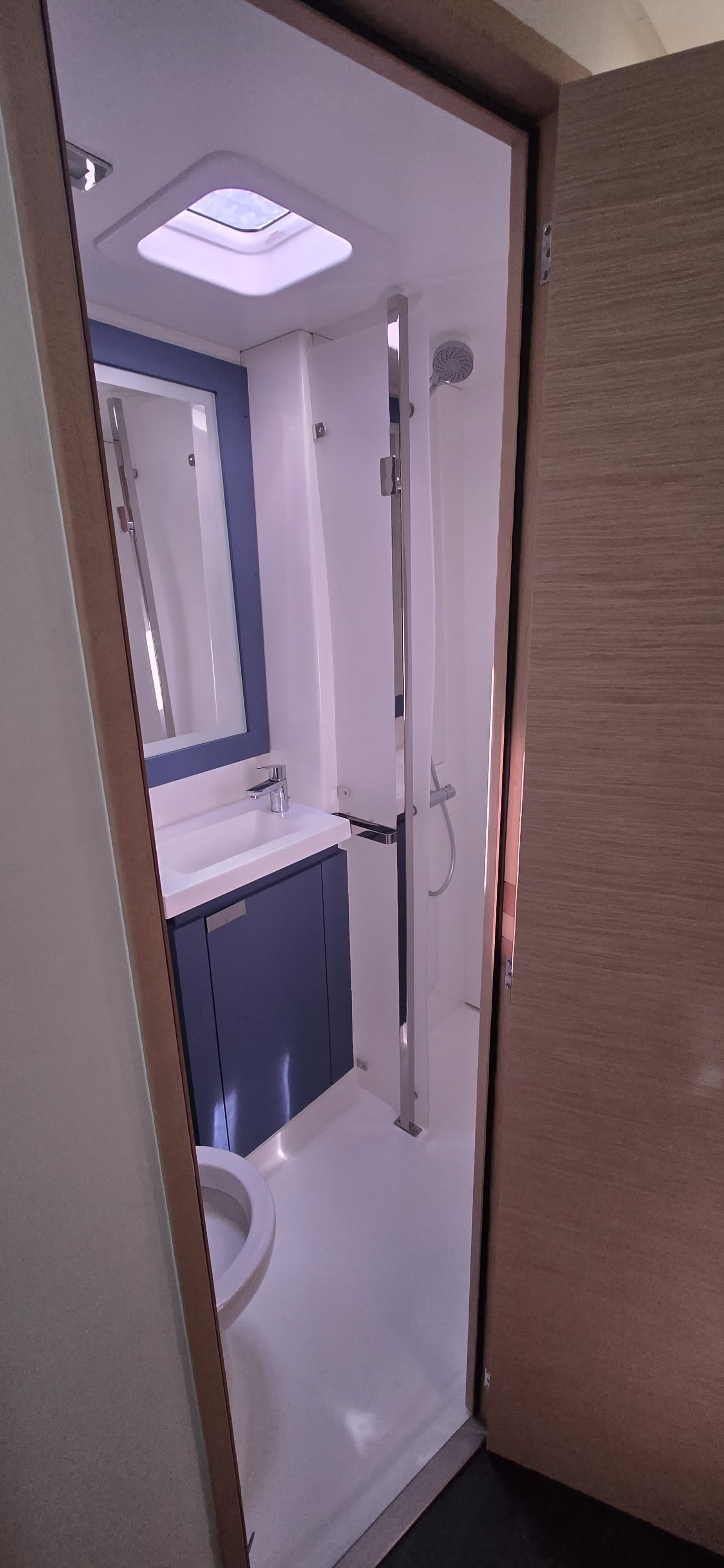 Yachtcharter FountainePajotNew45 41cab Ruinart 13