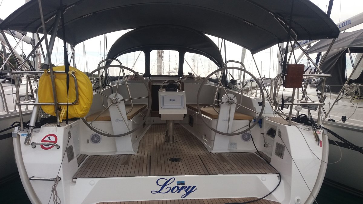 Yachtcharter BavariaCruiser41 Lory