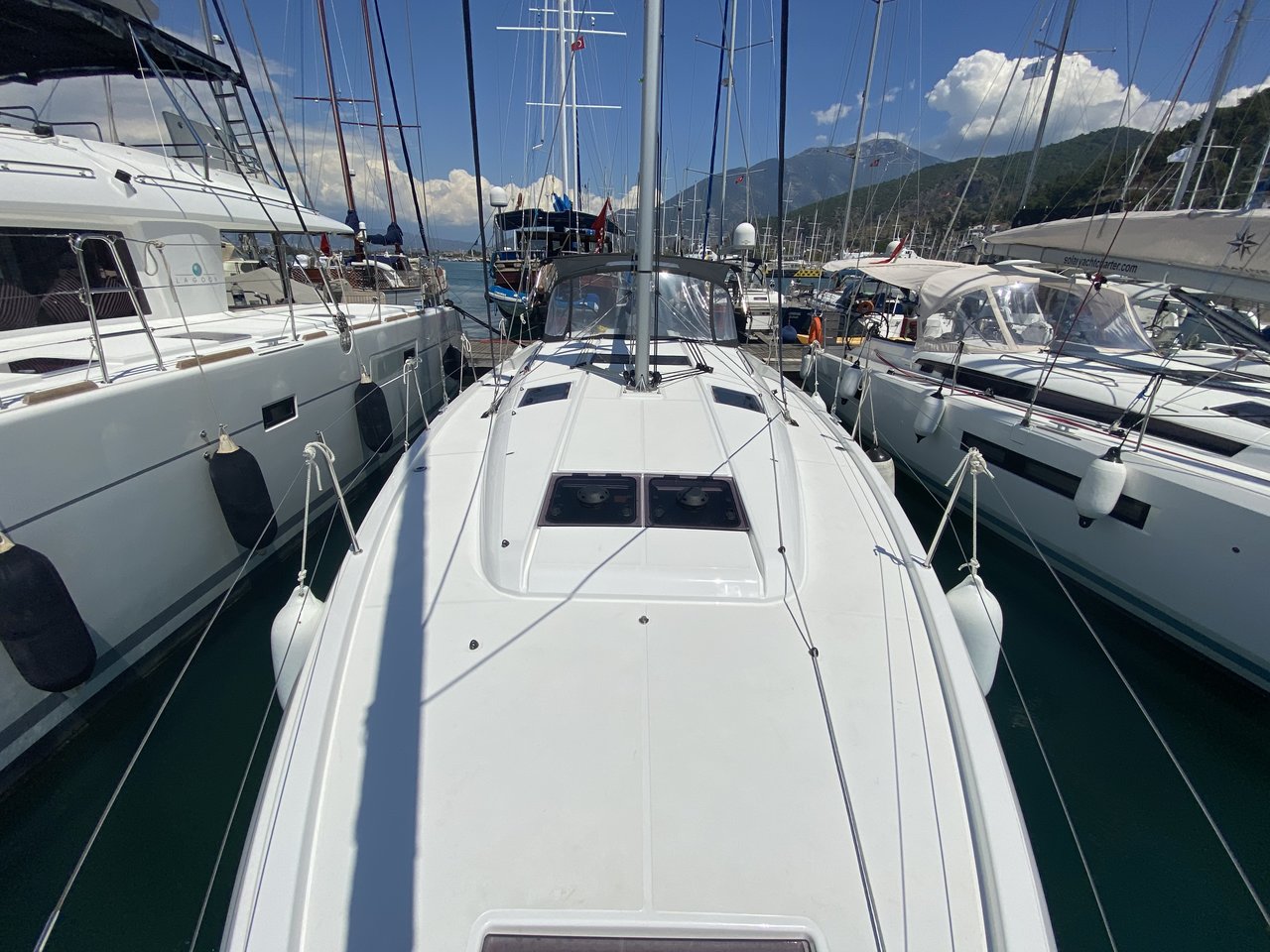Yachtcharter SunOdyssey440 Lornia