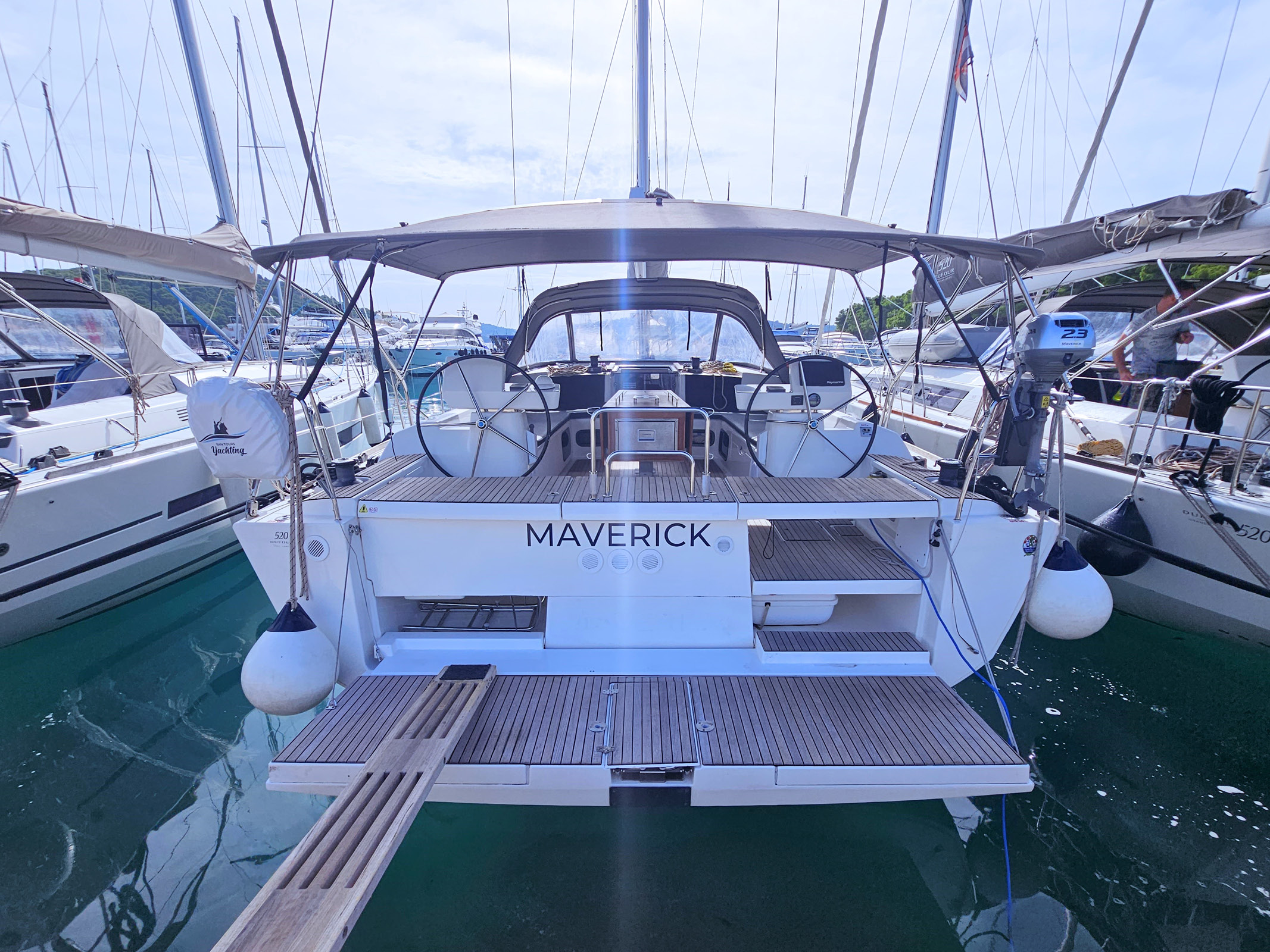 Yachtcharter Dufour520GrandLarge Maverick