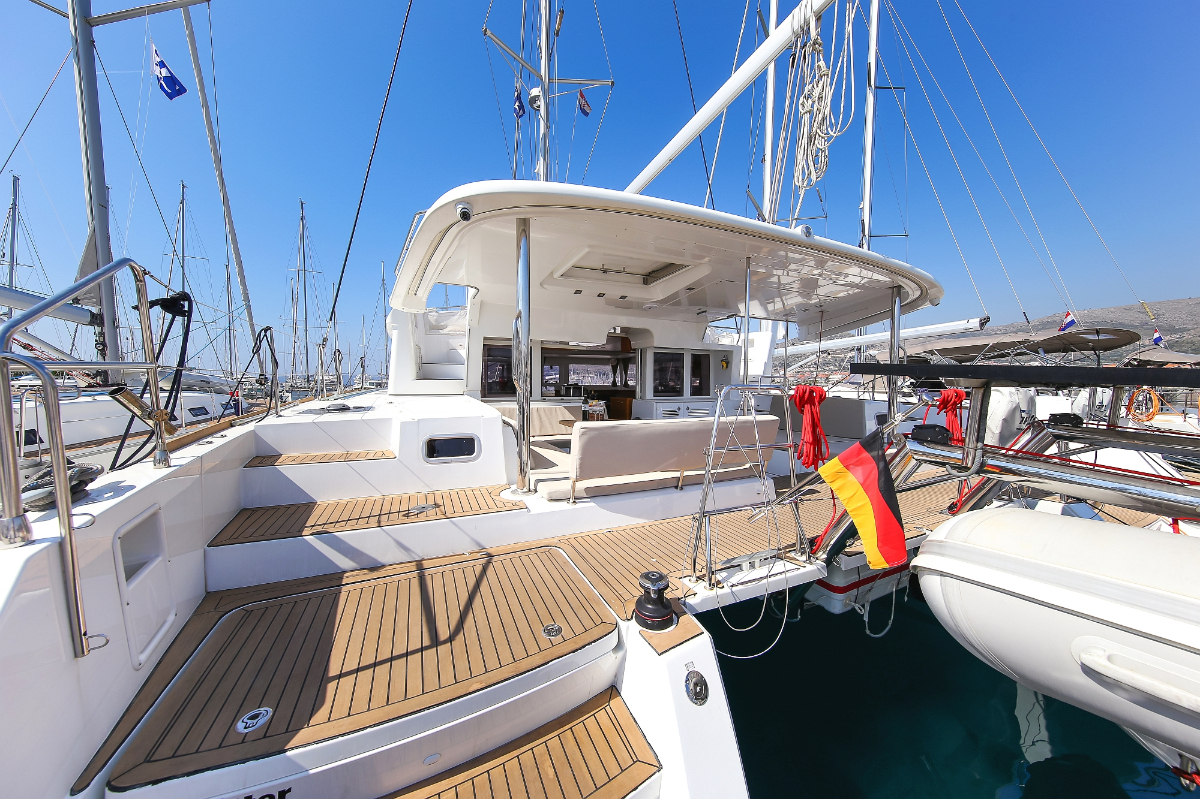 Yachtcharter Lagoon450F Fenadi