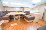 Yachtcharter Elan50Impression Escape II 6