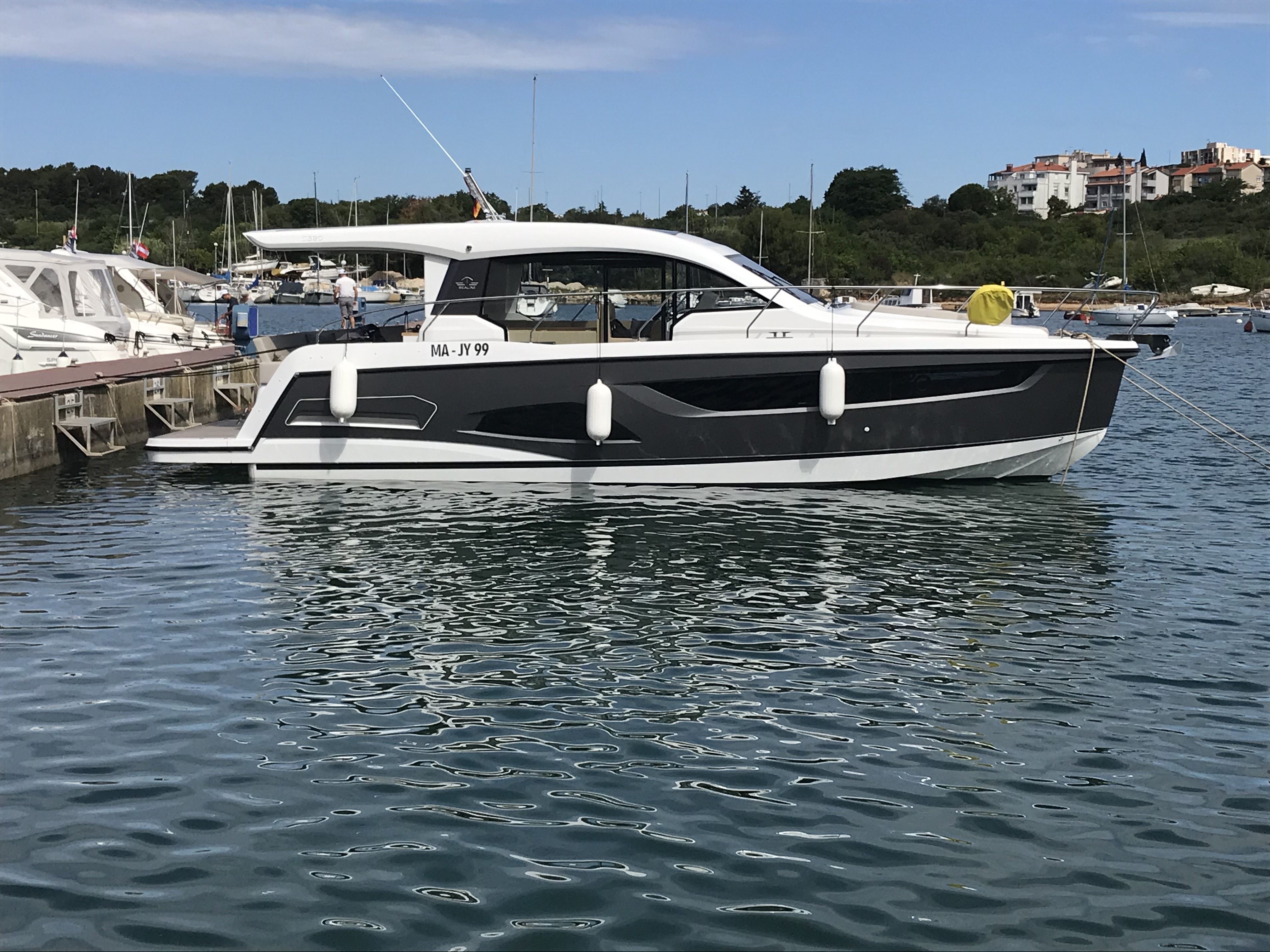Yachtcharter SealineC390 Ecstasea