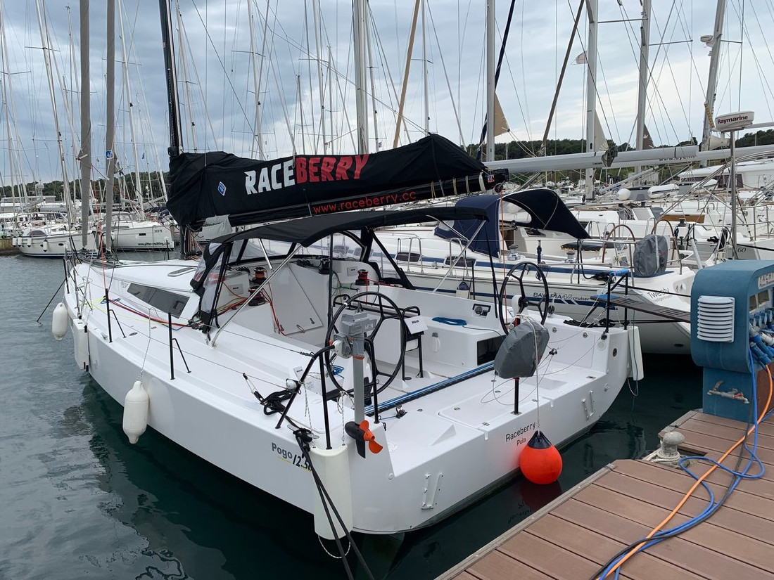 Yachtcharter Pogo12 Raceberry