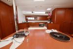 Yachtcharter Oceanis48 5Cab San Clemente 12